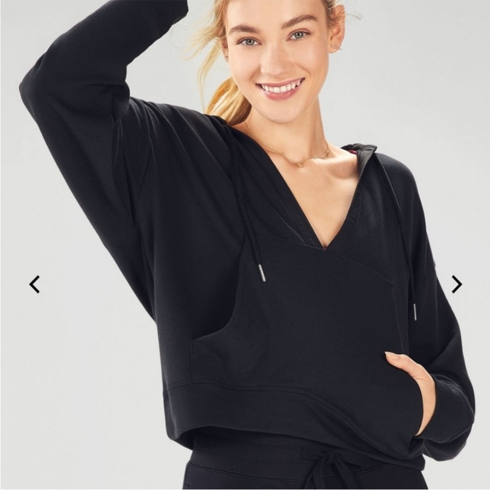 Fabletics Rosanna Hoodie Cropped Black sweater sweatshirt size large